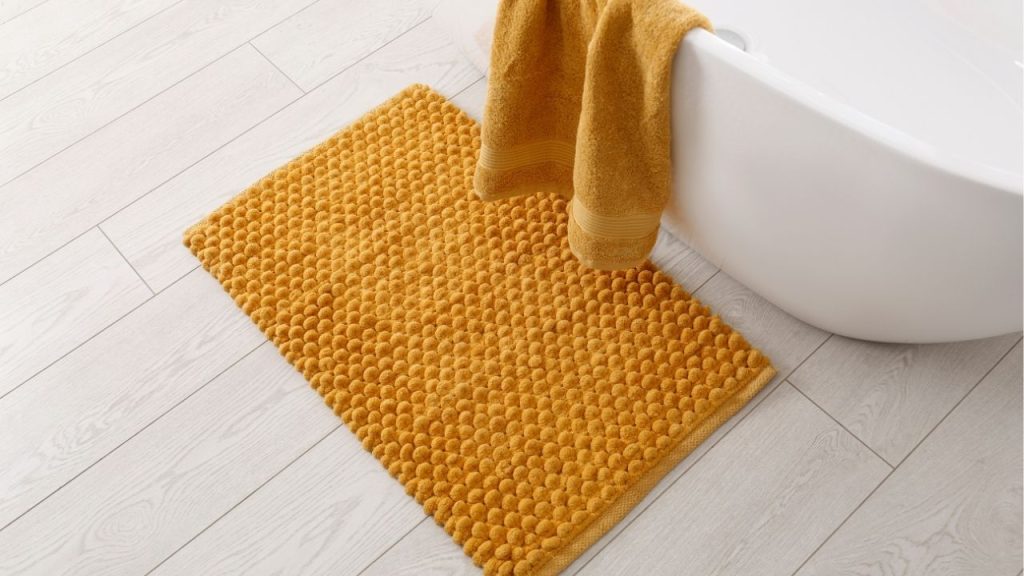 How to Wash Bathroom Mats in Washing Machine