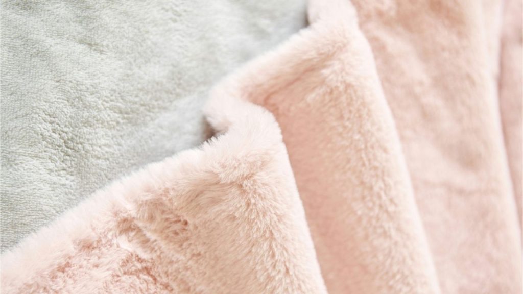 How to Wash Faux Fur in Washing Machine