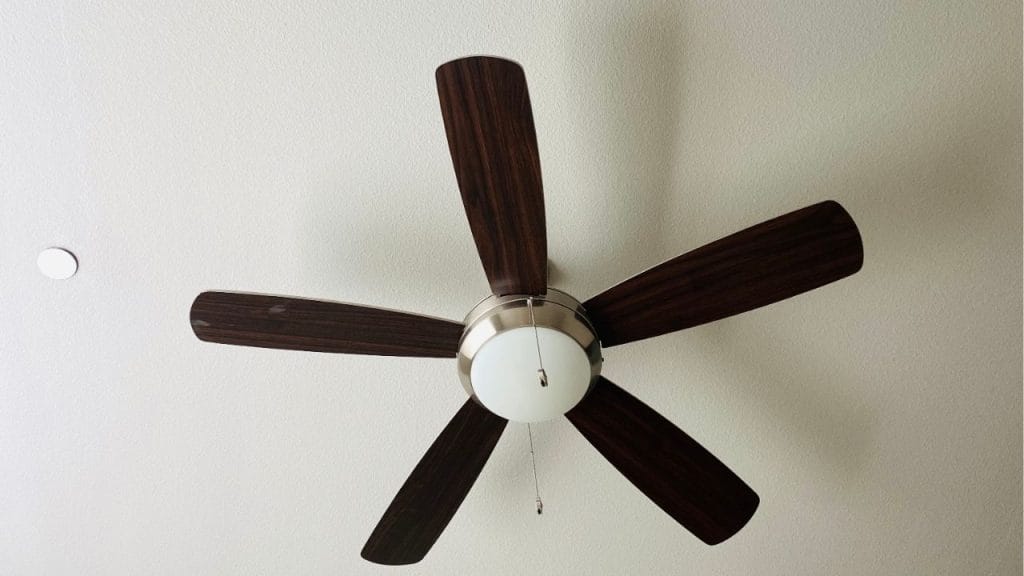 How to Reverse a Hunter Ceiling Fan with Remote