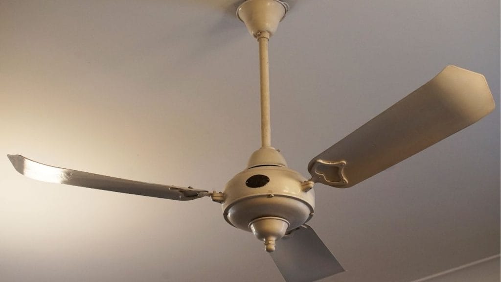 How to Silence a Noisy Ceiling Fan