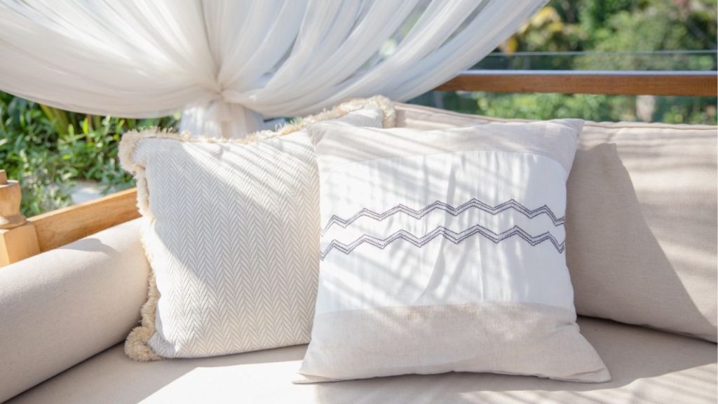 How to Wash Outdoor Cushions in Washing Machine