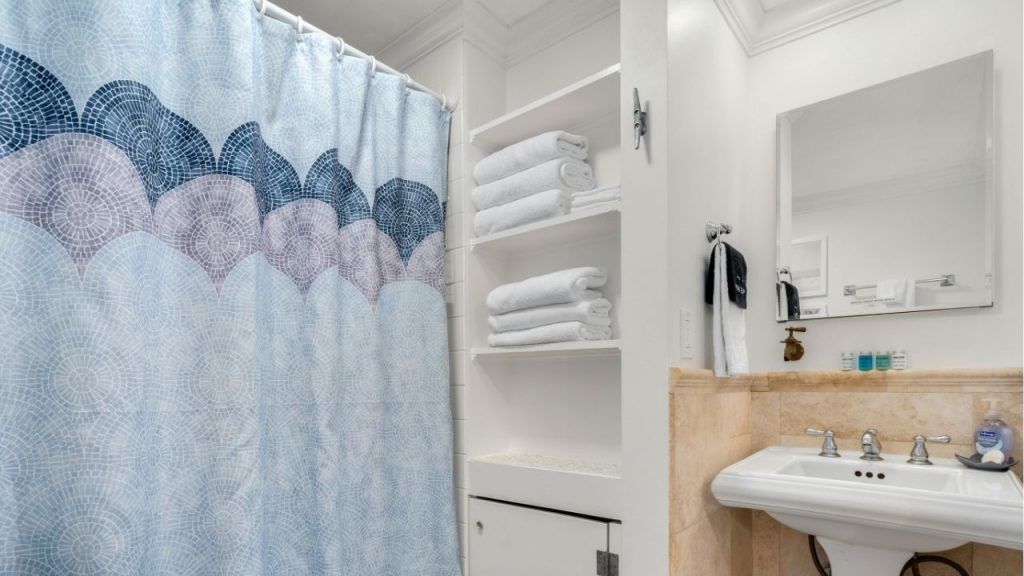 How to Wash Shower Curtain Liner in Washing Machine