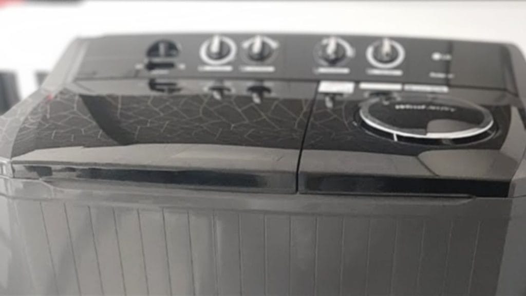 How to Use a Twin Tub Washing Machine