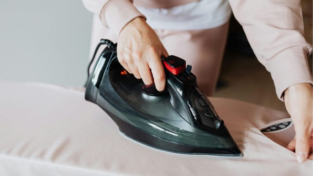 How to Take off Iron on Patches From Clothes